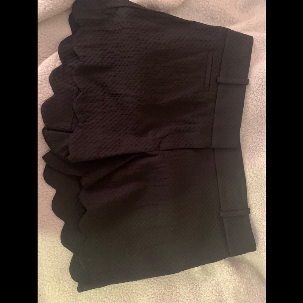 Women’s loft black shorts